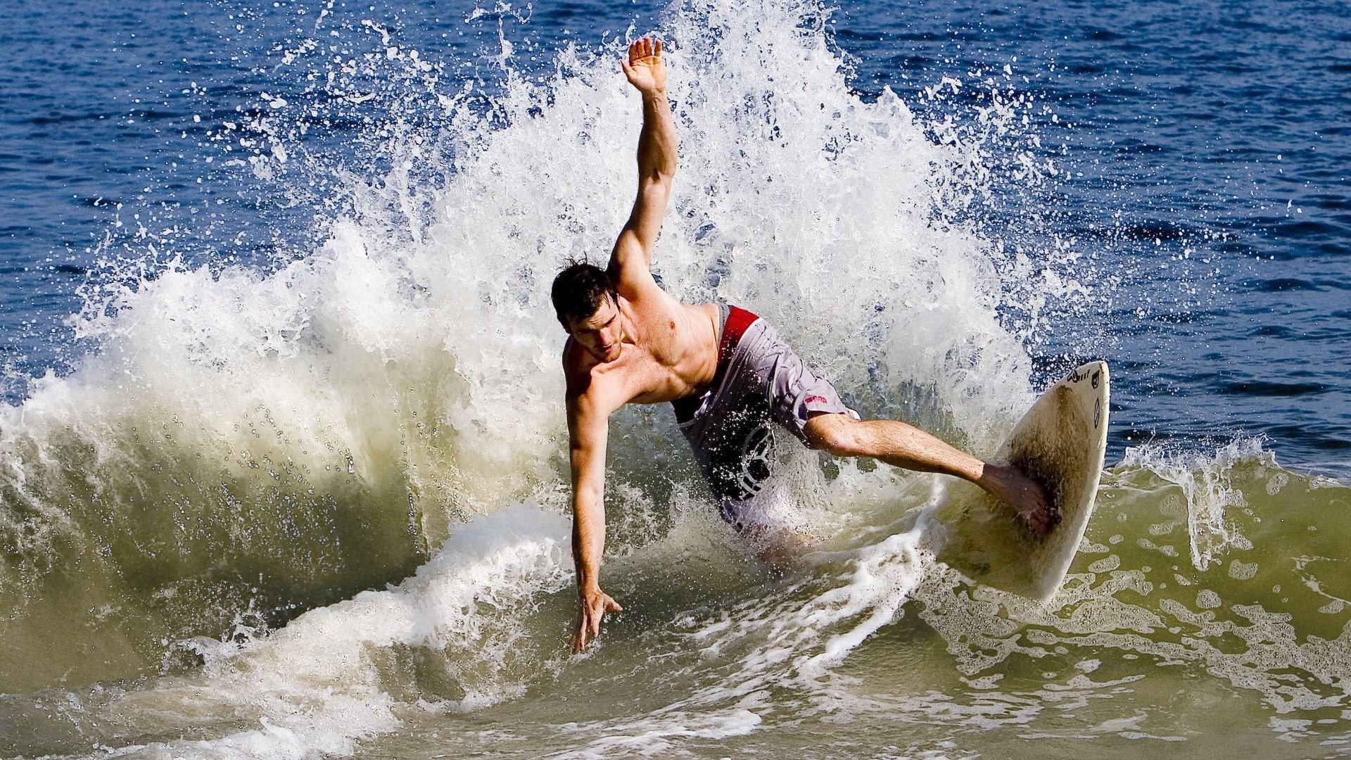 巴黎奥运双星闪耀，法国队轻取韩国队，樊振东统治全场